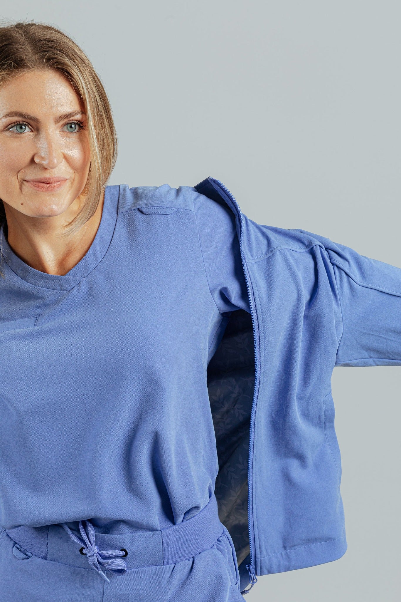 Apollo Scrubs - Hers - Jacket for women, antimicrobial, full zip with liner and pockets